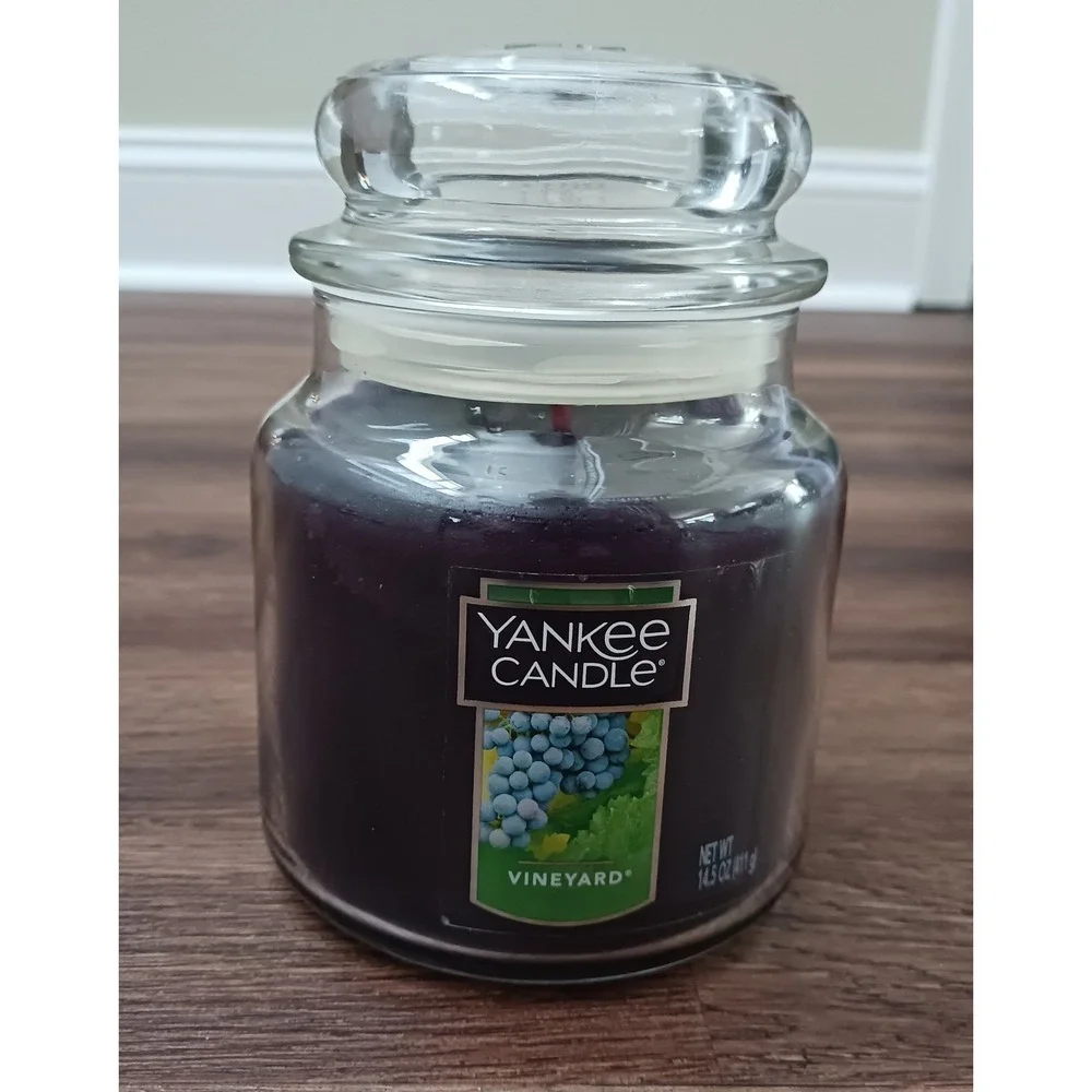 Yankee Candle Vineyard Scented Jar Candle 14.5 oz Purple Medium Glass Jar